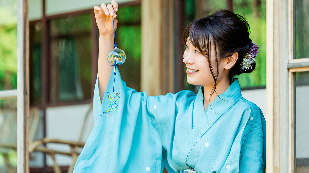 花火、浴衣、風鈴、日本の夏を五感で感じる風物詩